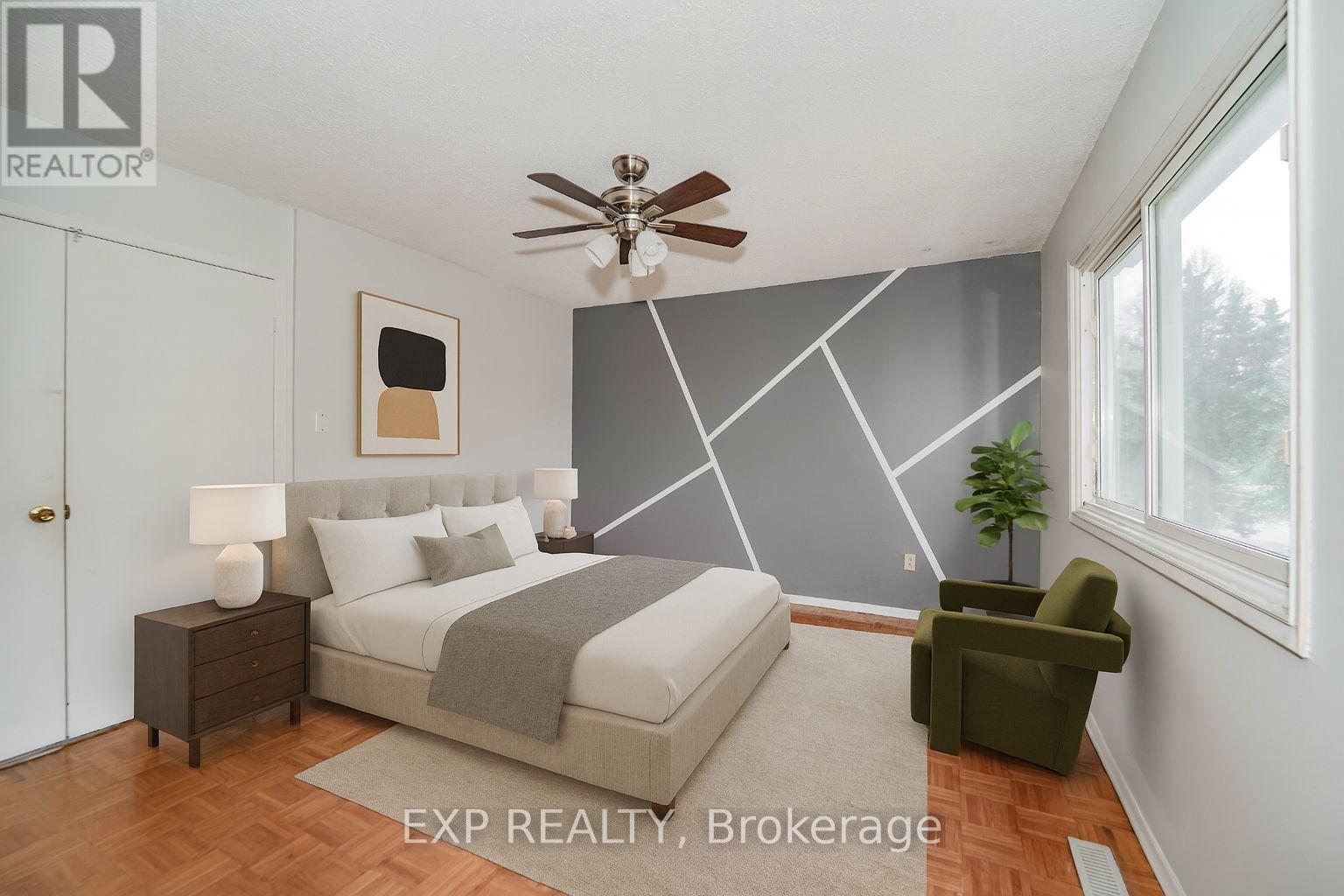 Photo 14 of 55 Hollyberry Trail, Toronto ON