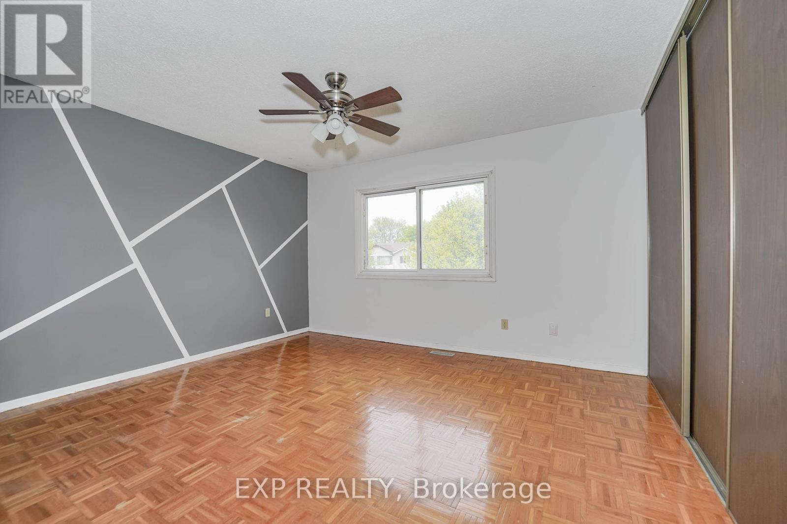 Photo 16 of 55 Hollyberry Trail, Toronto ON