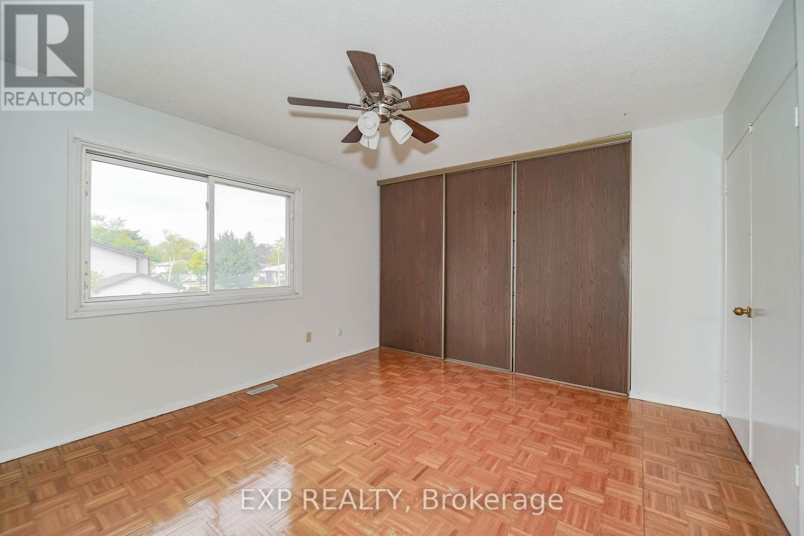 Photo 18 of 55 Hollyberry Trail, Toronto ON