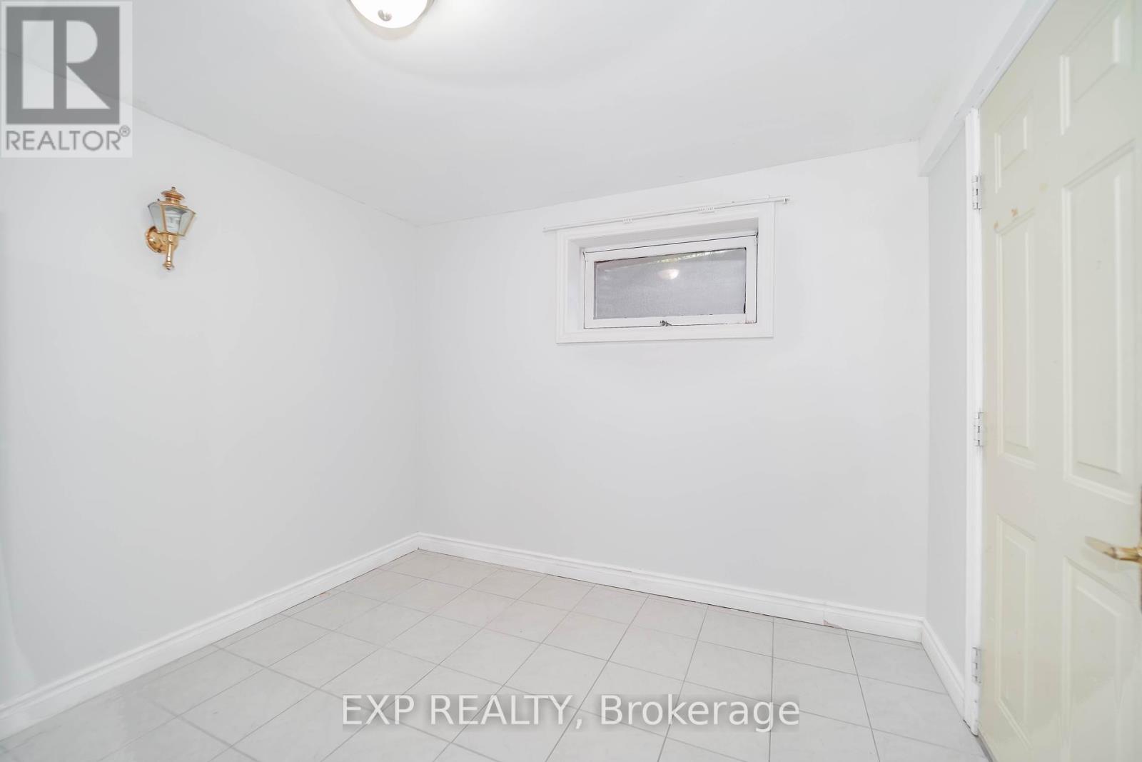 Photo 34 of 55 Hollyberry Trail, Toronto ON