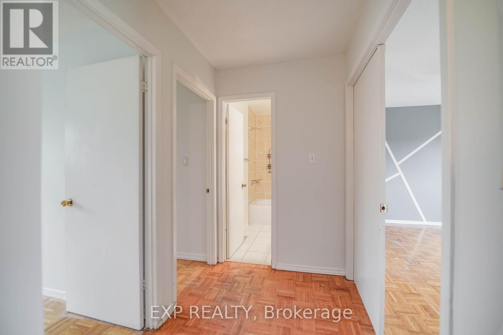 Photo 19 of 55 Hollyberry Trail, Toronto ON