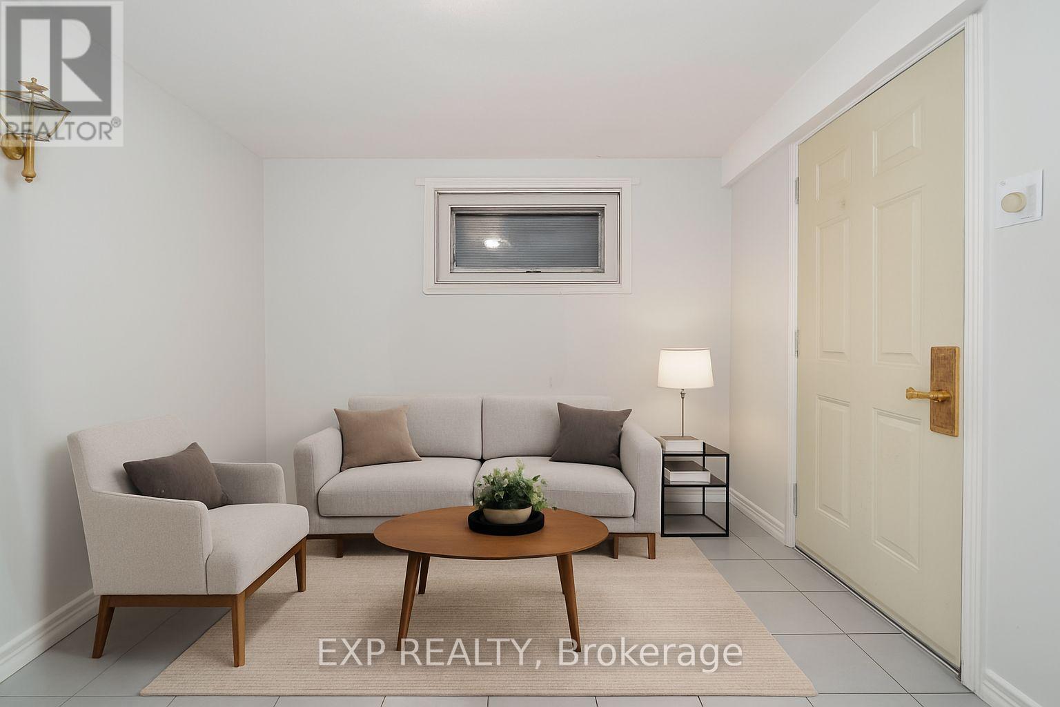 Photo 32 of 55 Hollyberry Trail, Toronto ON