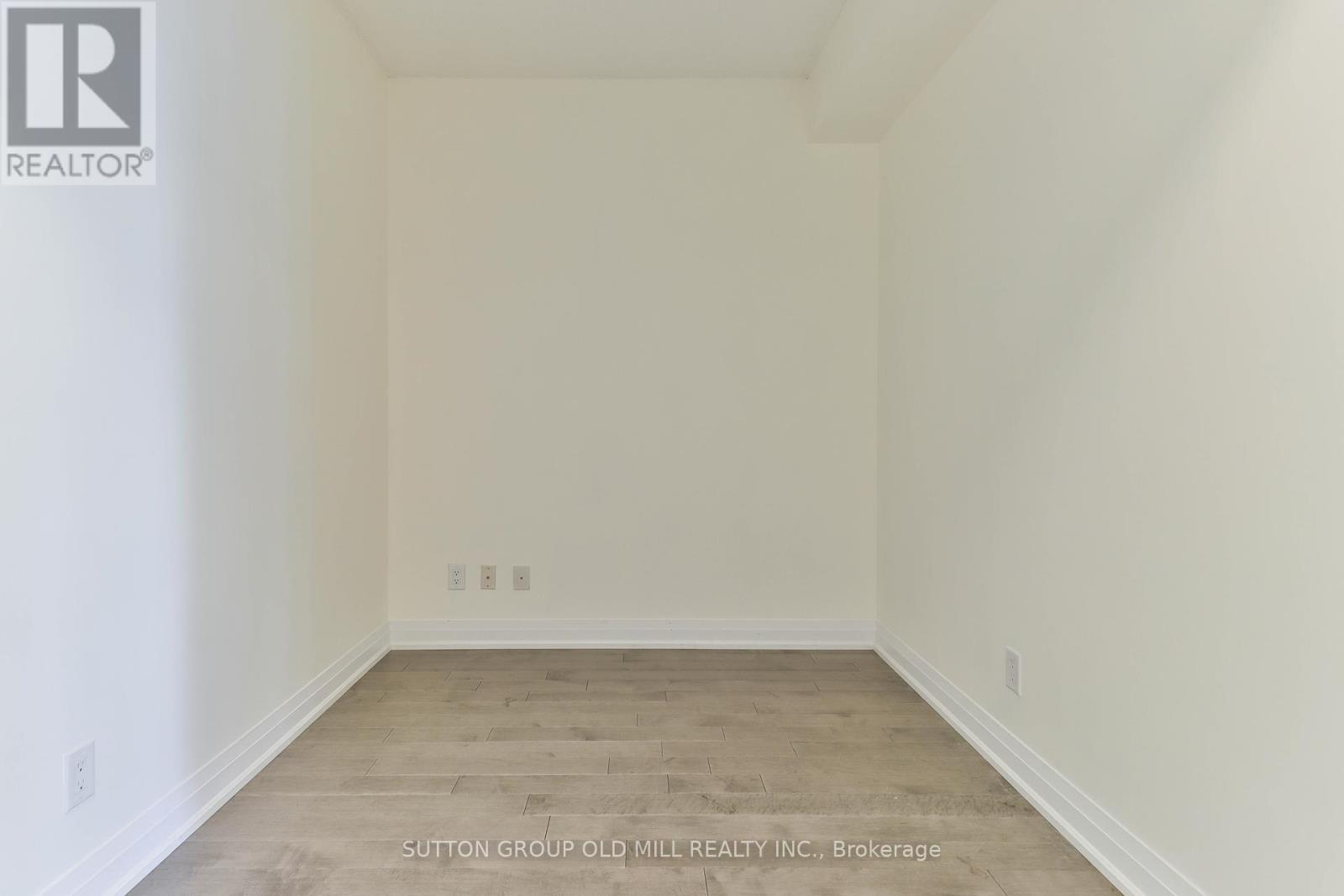 Photo 15 of 1316 105 The Queensway, Toronto ON