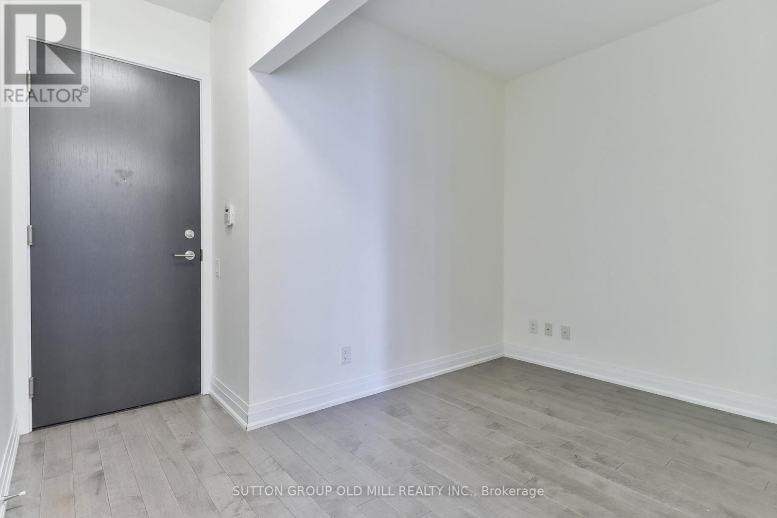 Photo 14 of 1316 105 The Queensway, Toronto ON