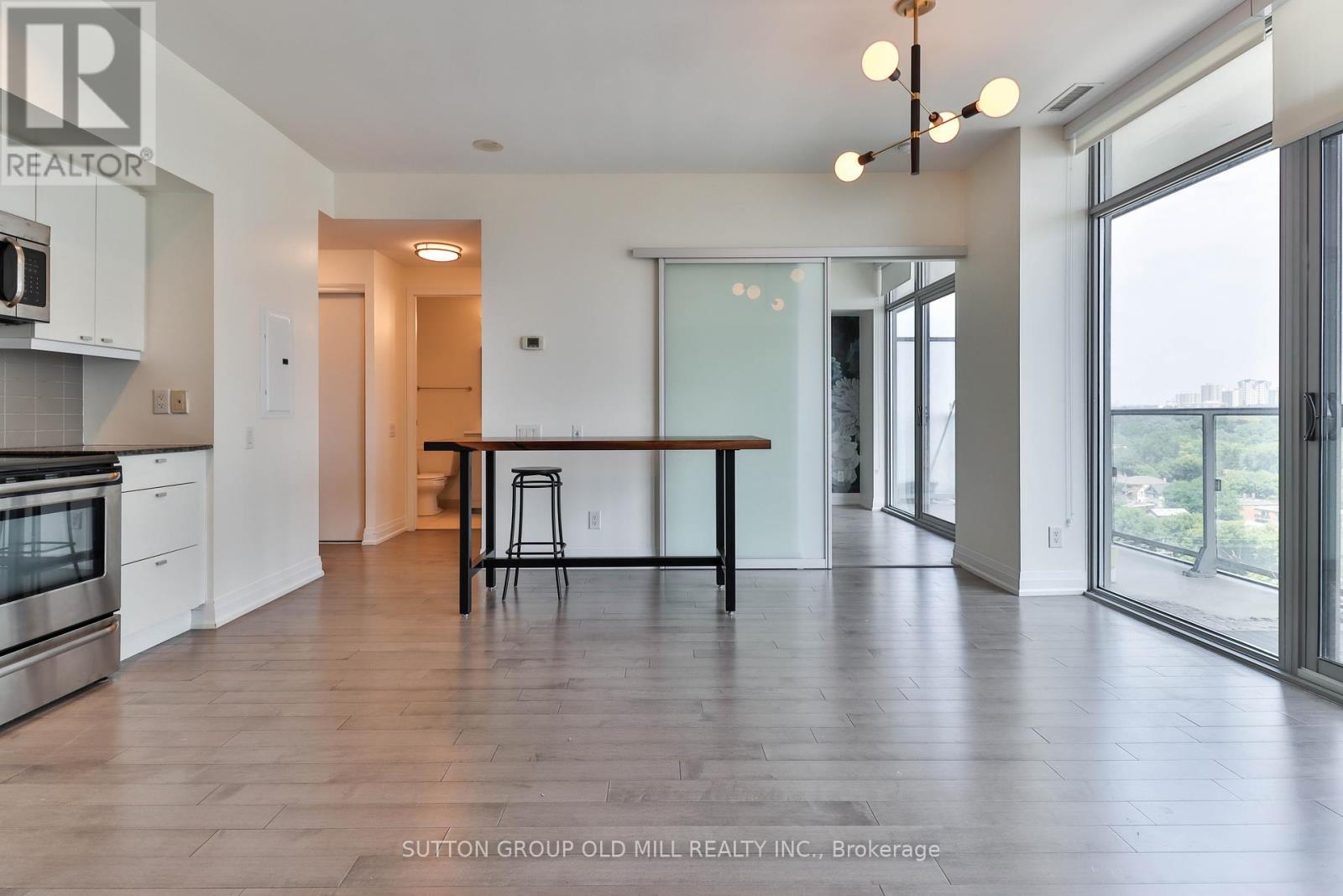 Photo 8 of 1316 105 The Queensway, Toronto ON