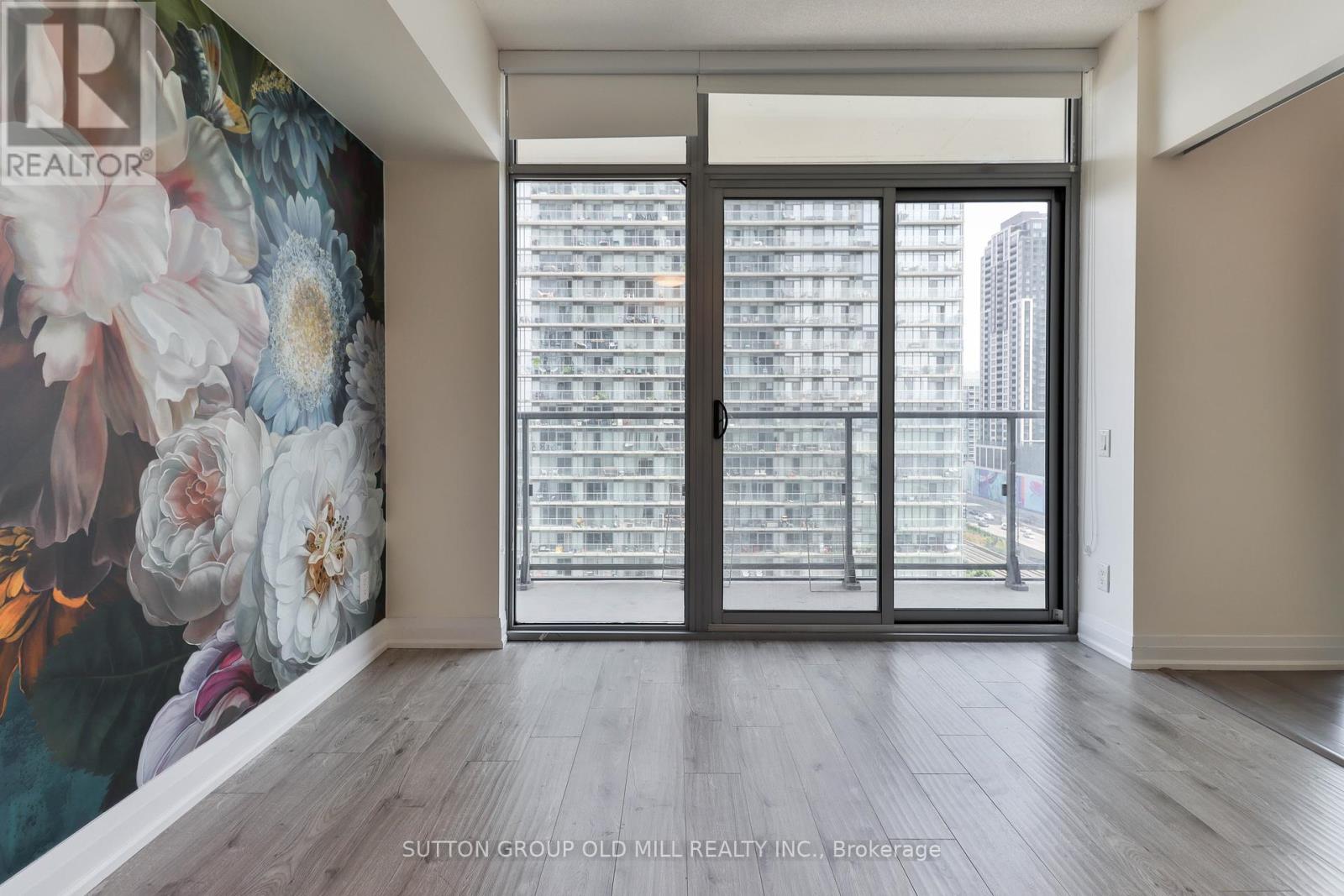 Photo 11 of 1316 105 The Queensway, Toronto ON