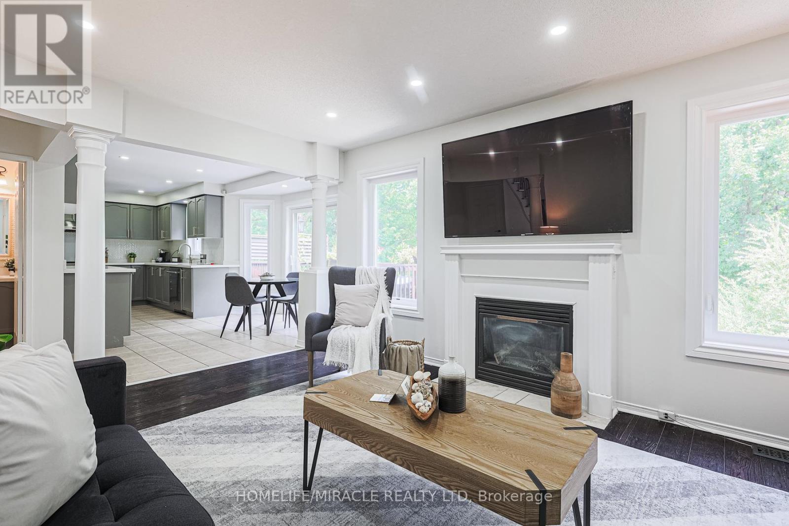Photo 11 of 1204 Fox Crescent, Milton ON
