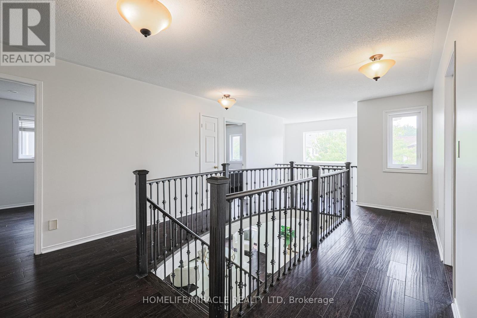 Photo 15 of 1204 Fox Crescent, Milton ON