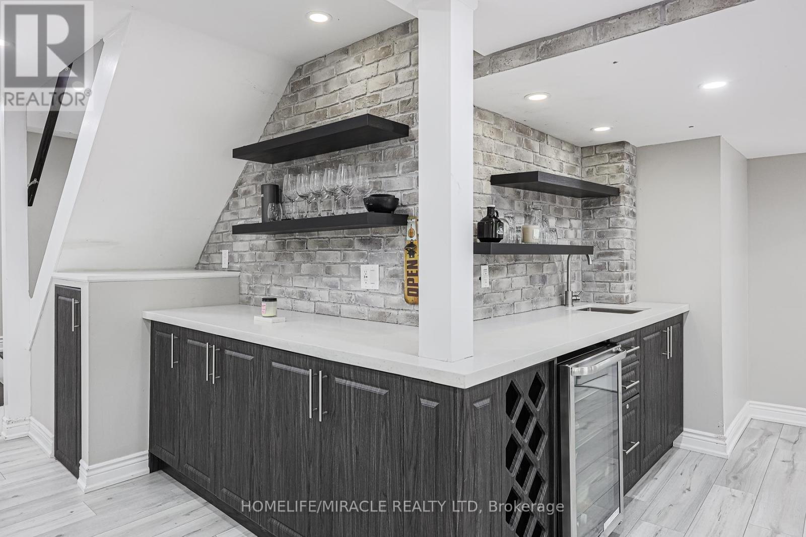 Photo 16 of 1204 Fox Crescent, Milton ON