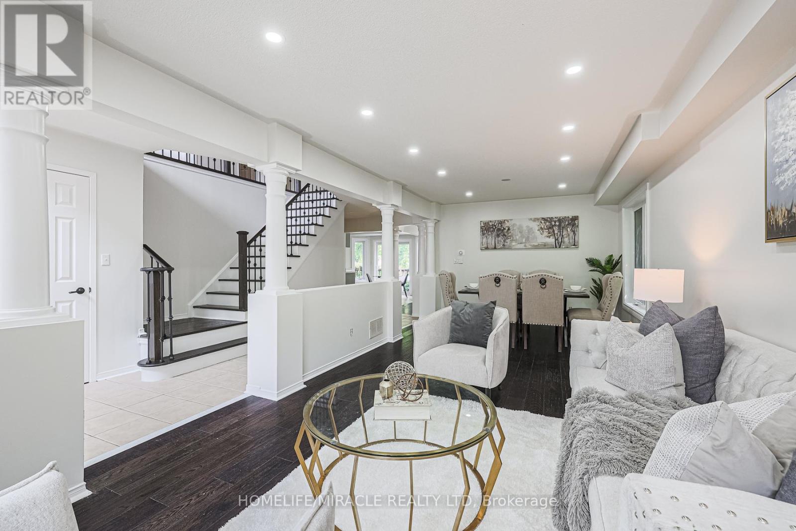Photo 4 of 1204 Fox Crescent, Milton ON