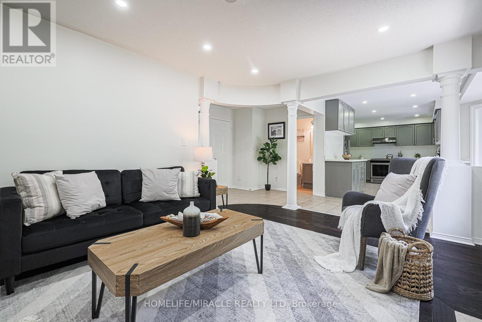 Photo 8 of 1204 Fox Crescent, Milton ON