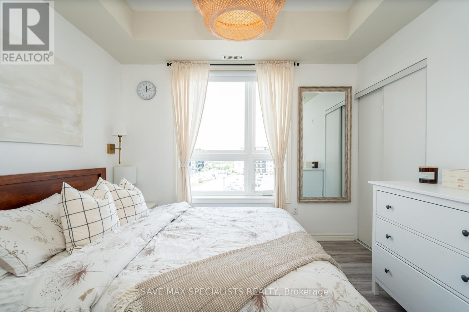 Photo 4 of 422 640 Sauve Street, Milton ON