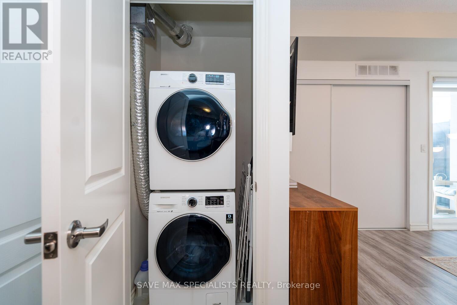 Photo 11 of 422 640 Sauve Street, Milton ON