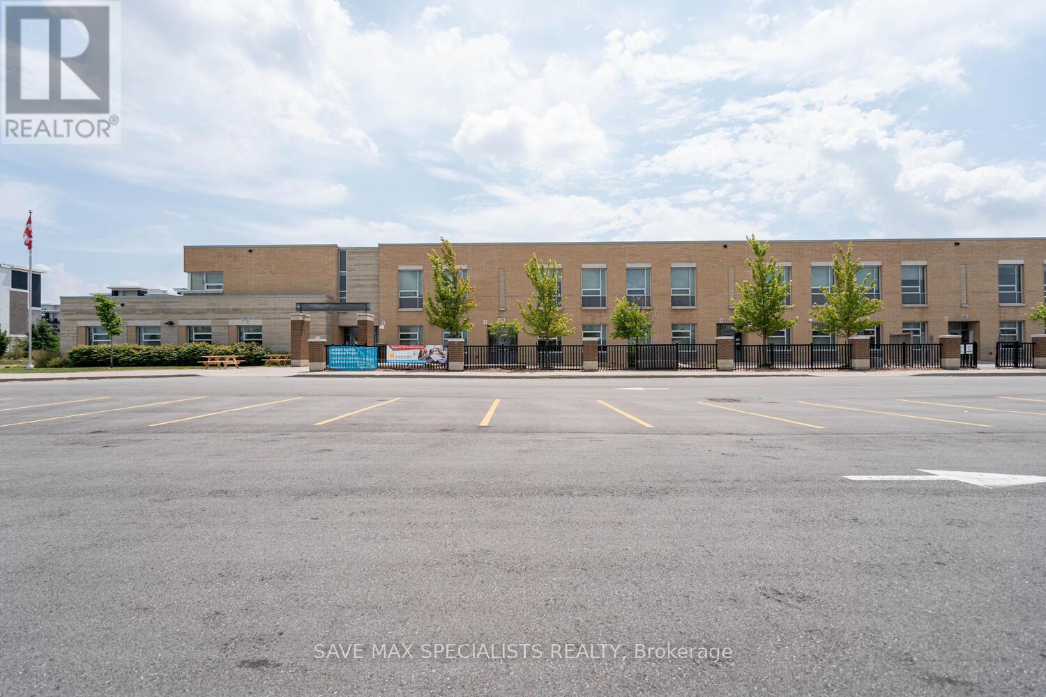 Photo 41 of 422 640 Sauve Street, Milton ON