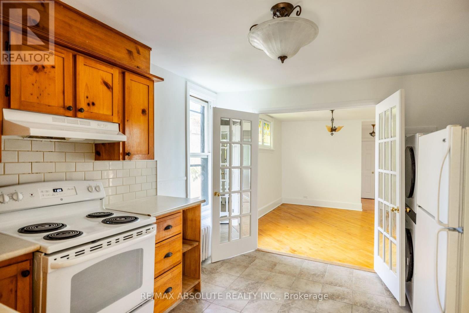 Photo 10 of 3 258 Daly Avenue, Ottawa ON