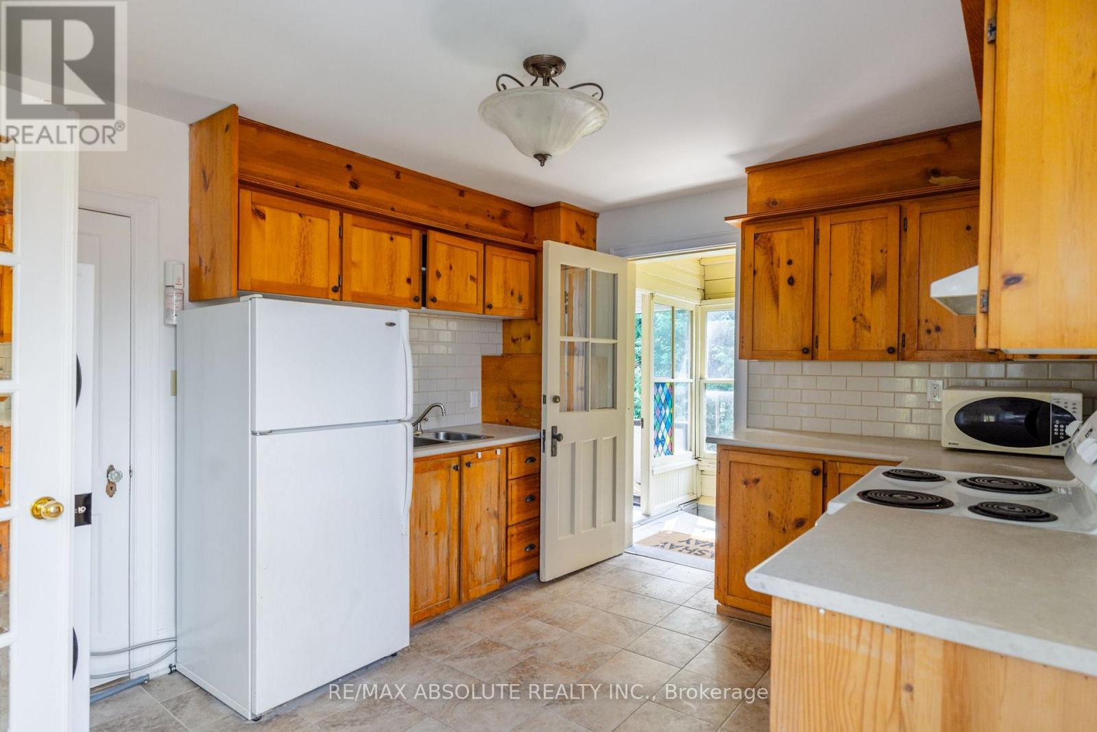 Photo 11 of 3 258 Daly Avenue, Ottawa ON
