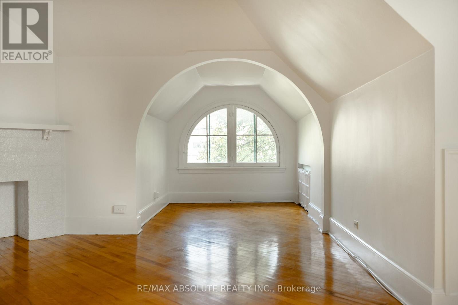 Photo 7 of 3 258 Daly Avenue, Ottawa ON