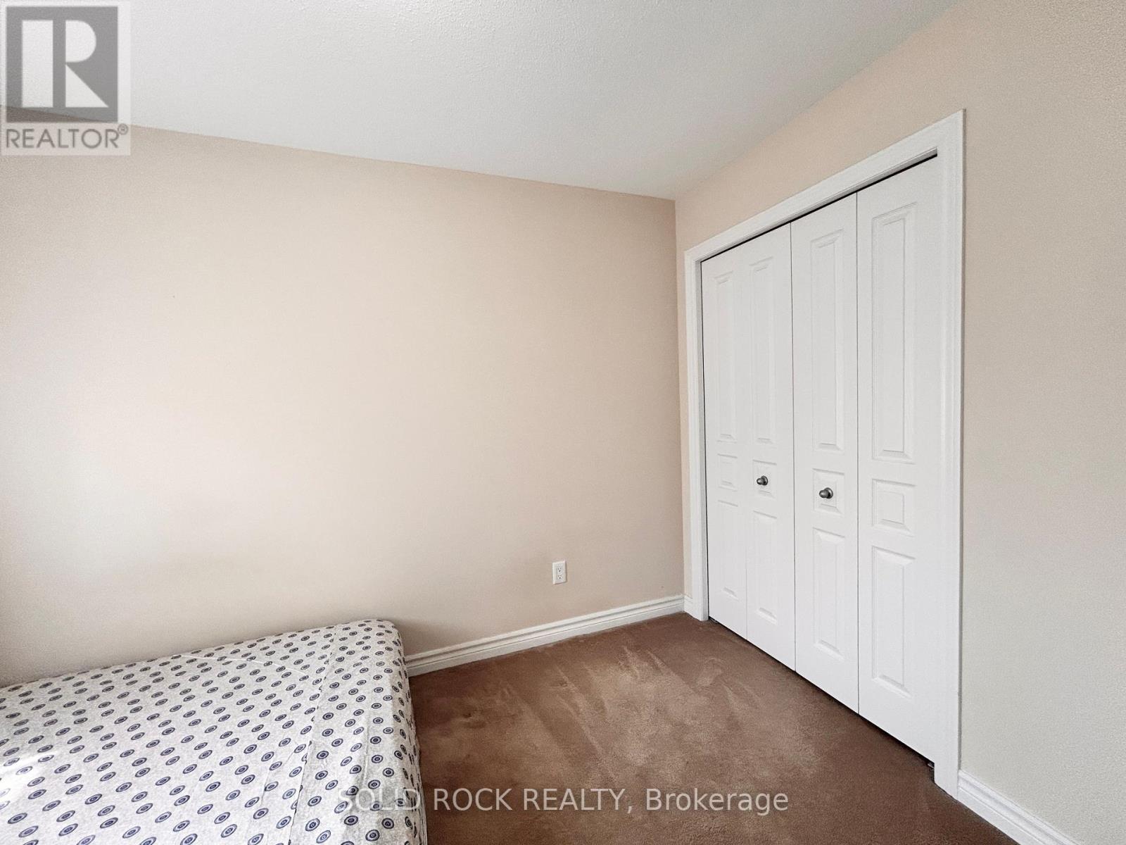 Photo 2 of 66 Madelon Drive, Ottawa ON