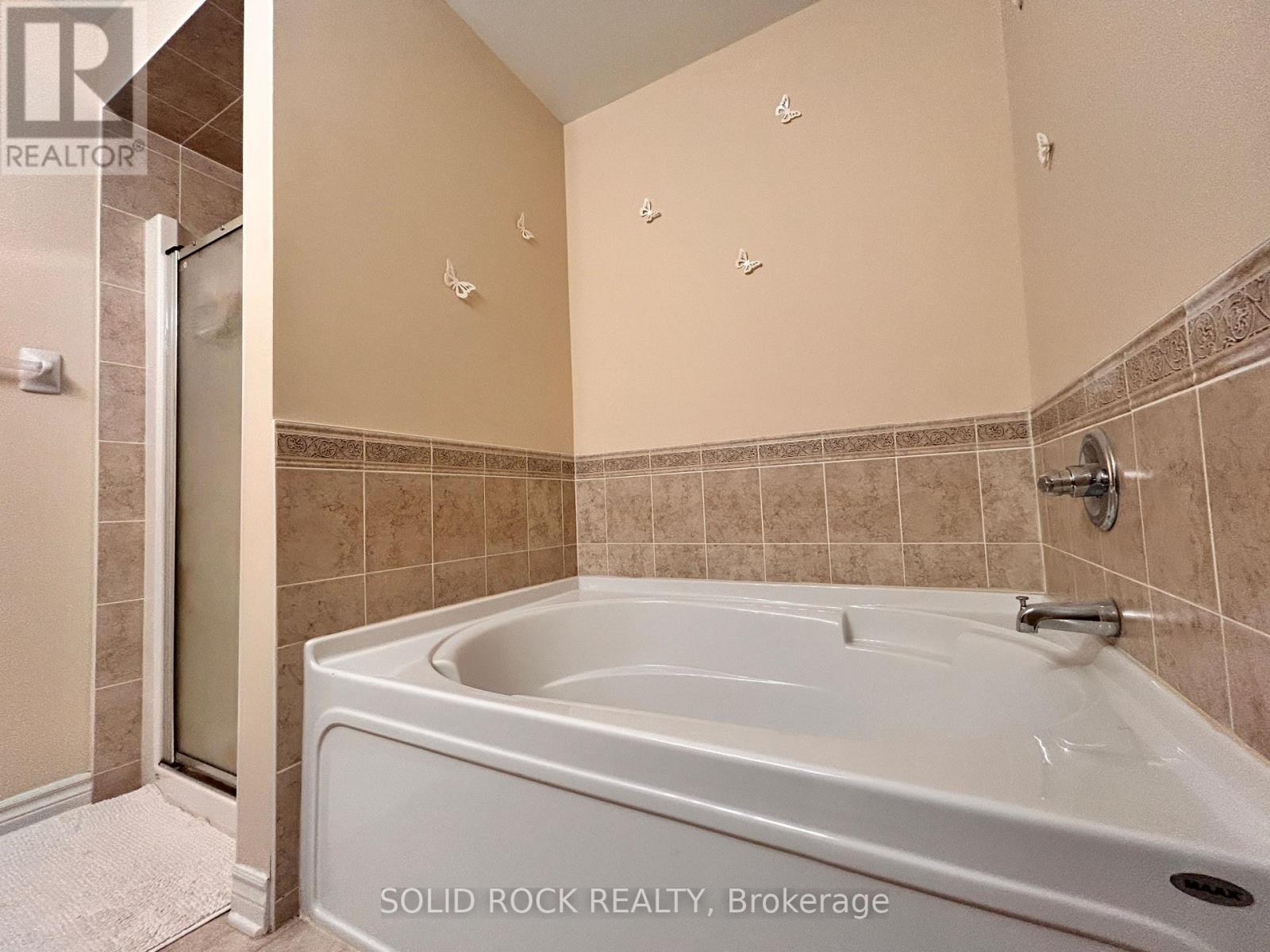 Photo 32 of 66 Madelon Drive, Ottawa ON