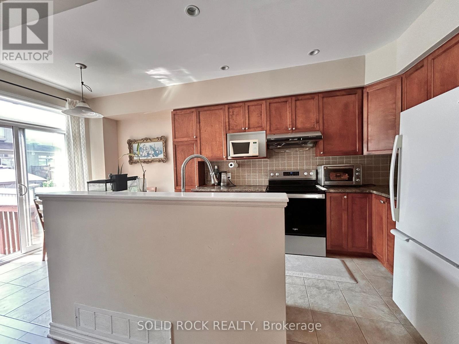 Photo 15 of 66 Madelon Drive, Ottawa ON