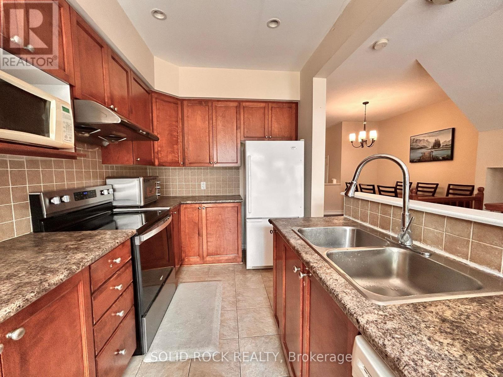 Photo 22 of 66 Madelon Drive, Ottawa ON
