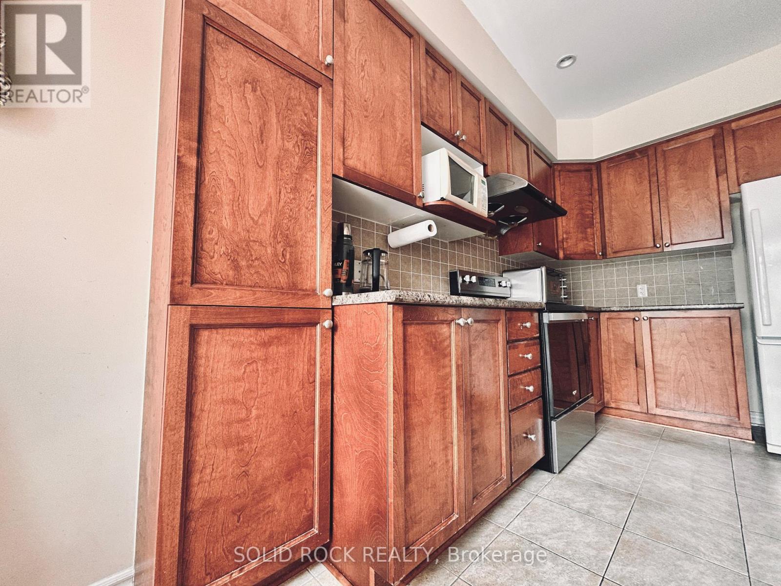 Photo 6 of 66 Madelon Drive, Ottawa ON