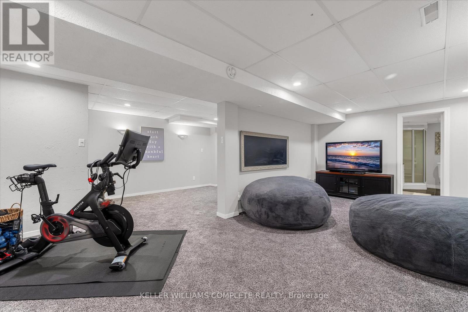 Photo 9 of 456 Acadia Drive, Hamilton ON