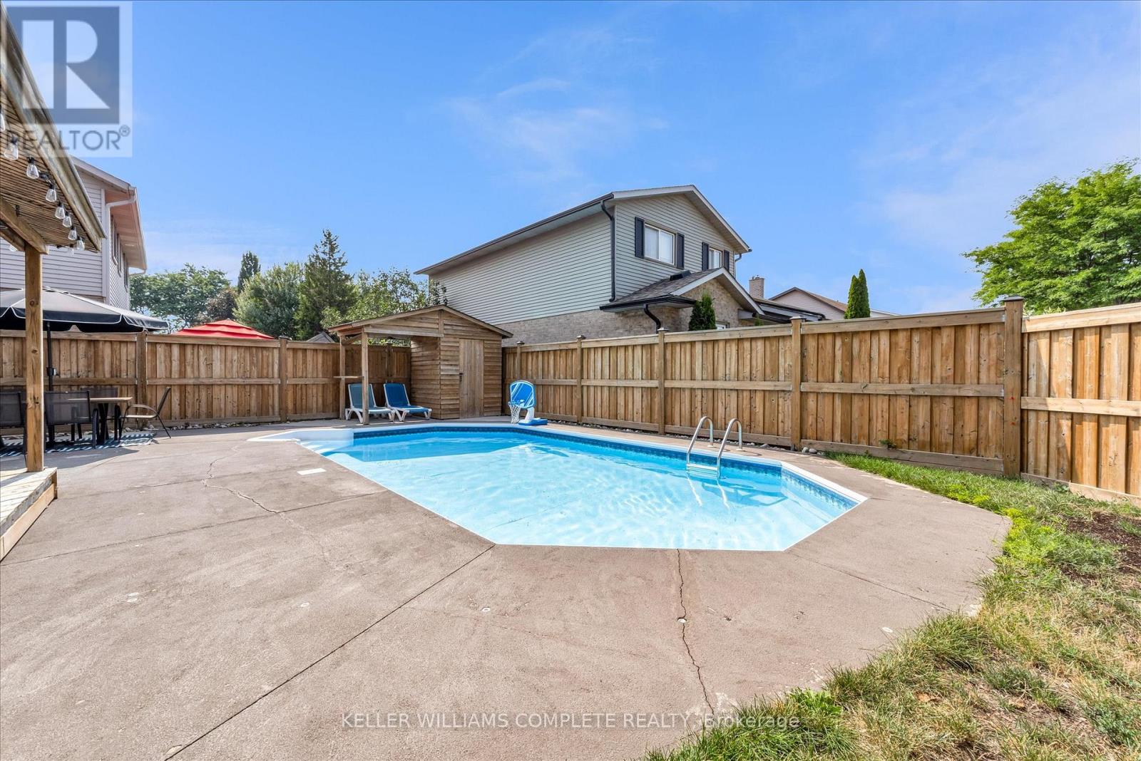 Photo 15 of 456 Acadia Drive, Hamilton ON