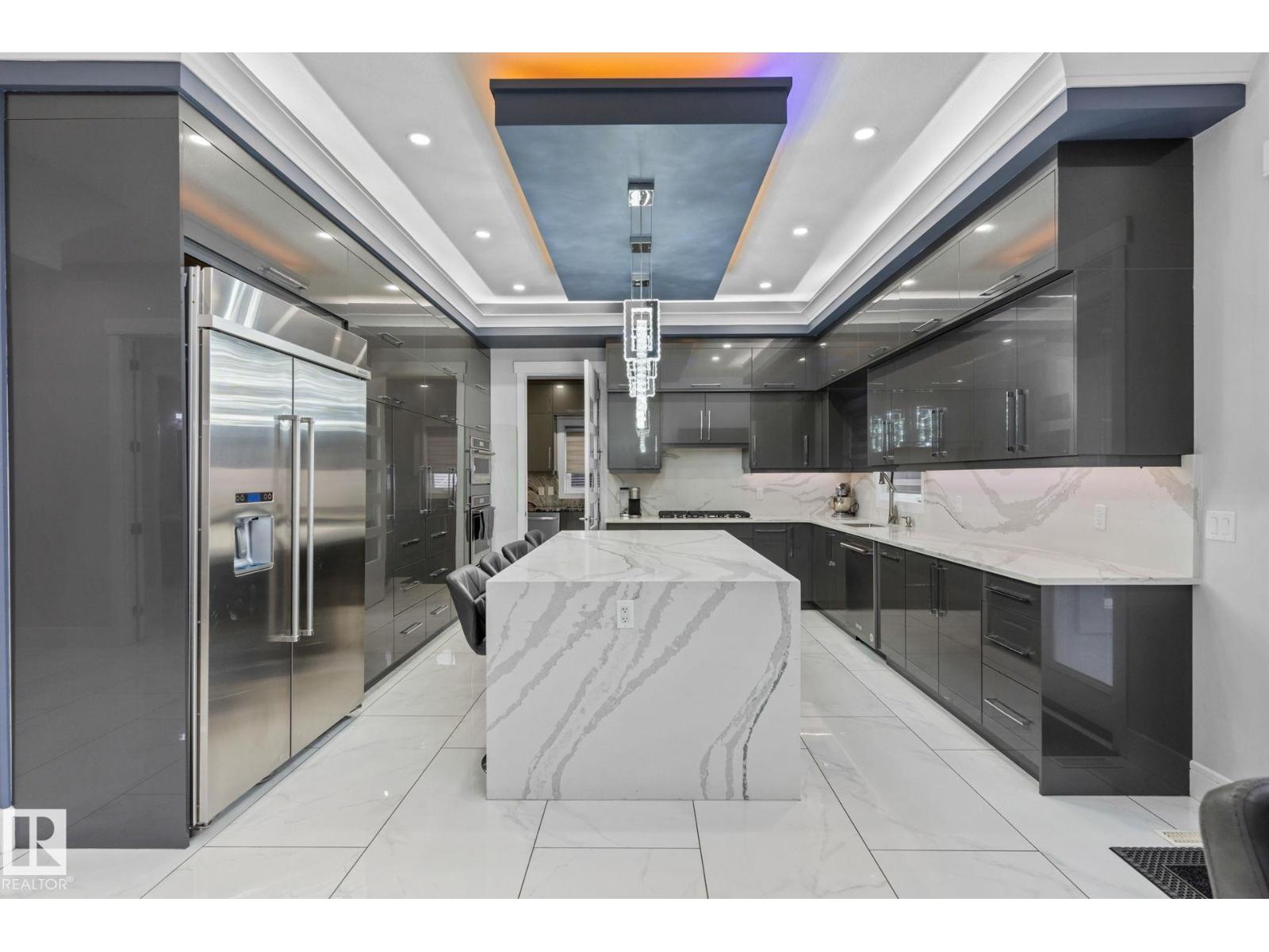 Photo 11 of 223 37 St Sw, Edmonton AB