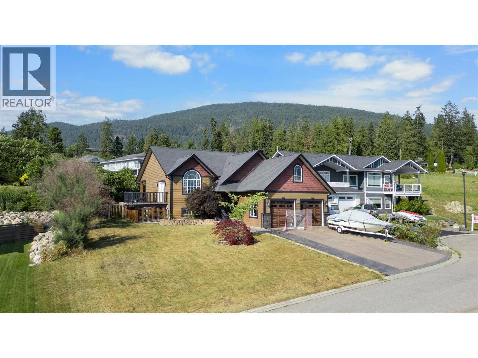 1028 PURCELL Crescent, Creston