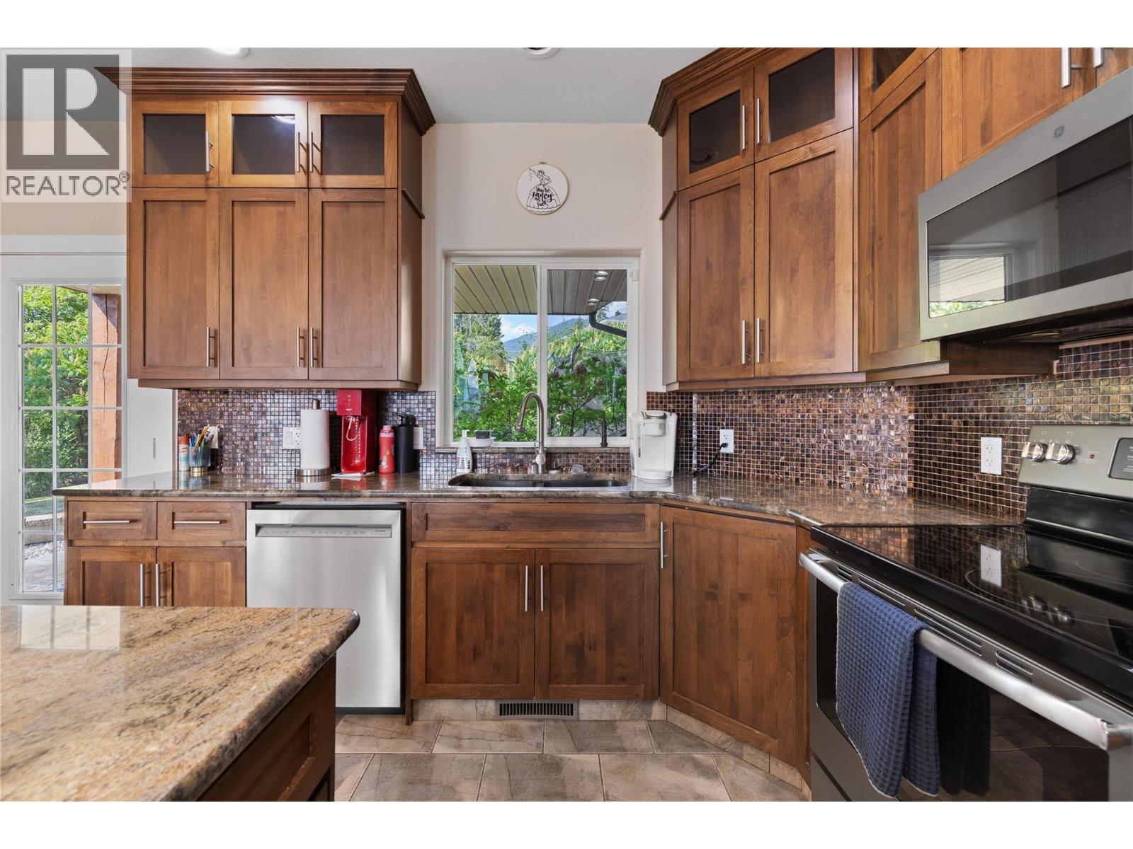1028 PURCELL Crescent, Creston
