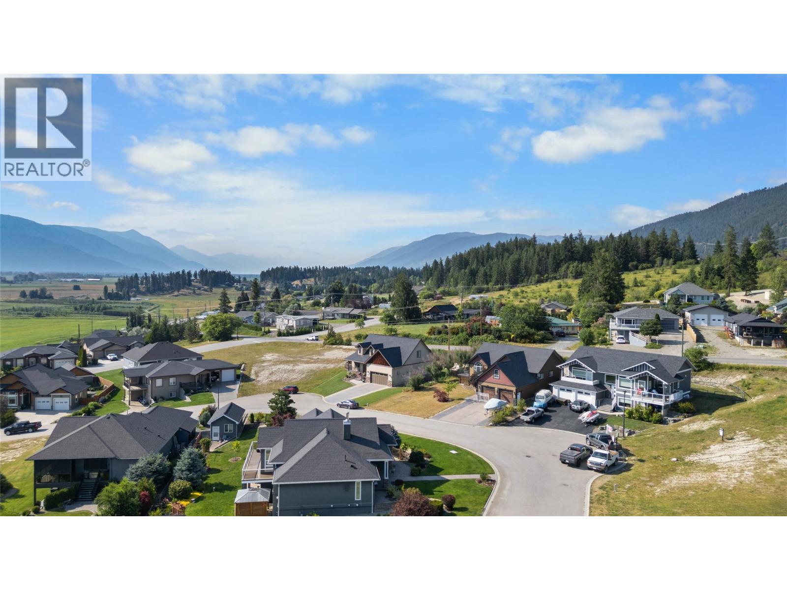 1028 PURCELL Crescent, Creston