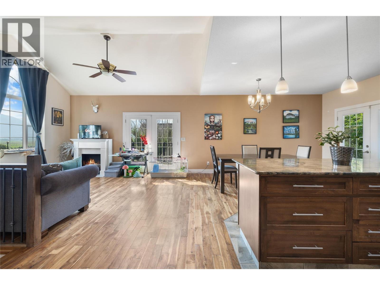 1028 PURCELL Crescent, Creston