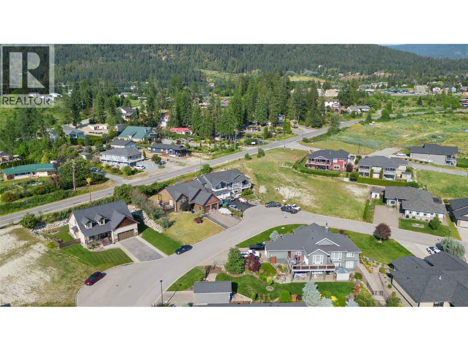 1028 PURCELL Crescent, Creston