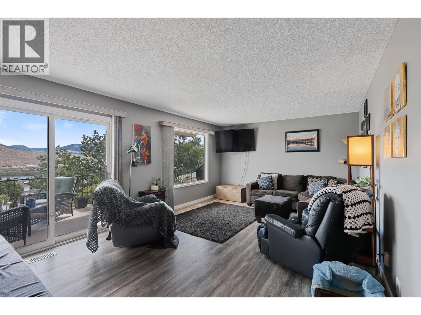 Photo 4 of 1574 Griffin Terrace, Kamloops BC