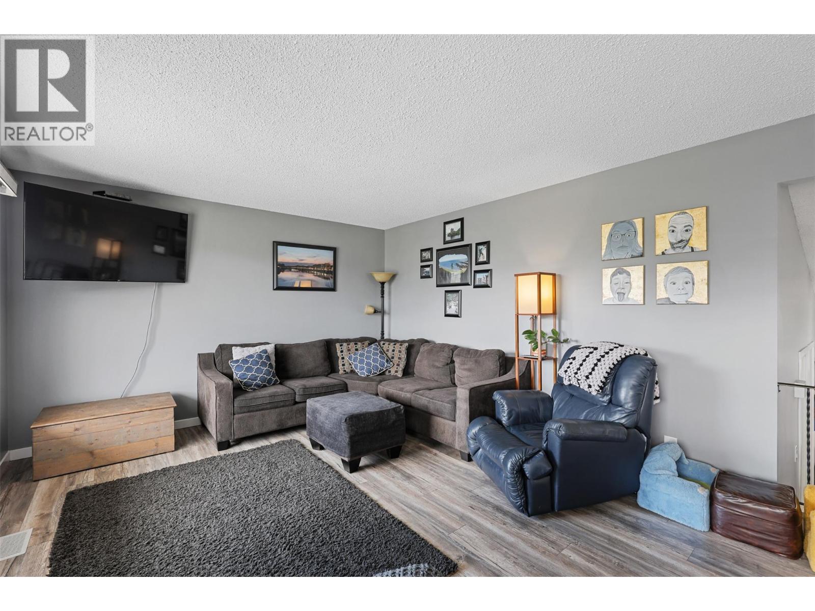 Photo 5 of 1574 Griffin Terrace, Kamloops BC