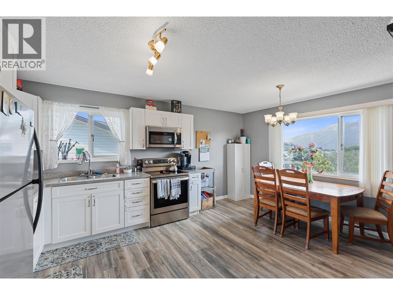 Photo 7 of 1574 Griffin Terrace, Kamloops BC