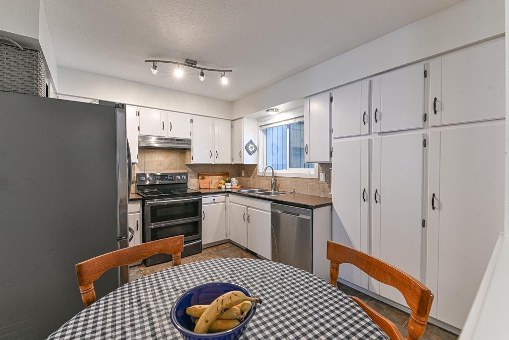 Photo 39 of 9 32870 Bevan Way, Abbotsford BC