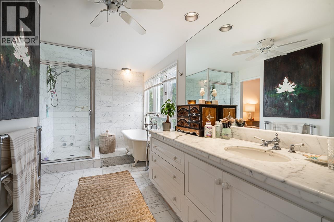 3290 MATHERS AVENUE, West Vancouver