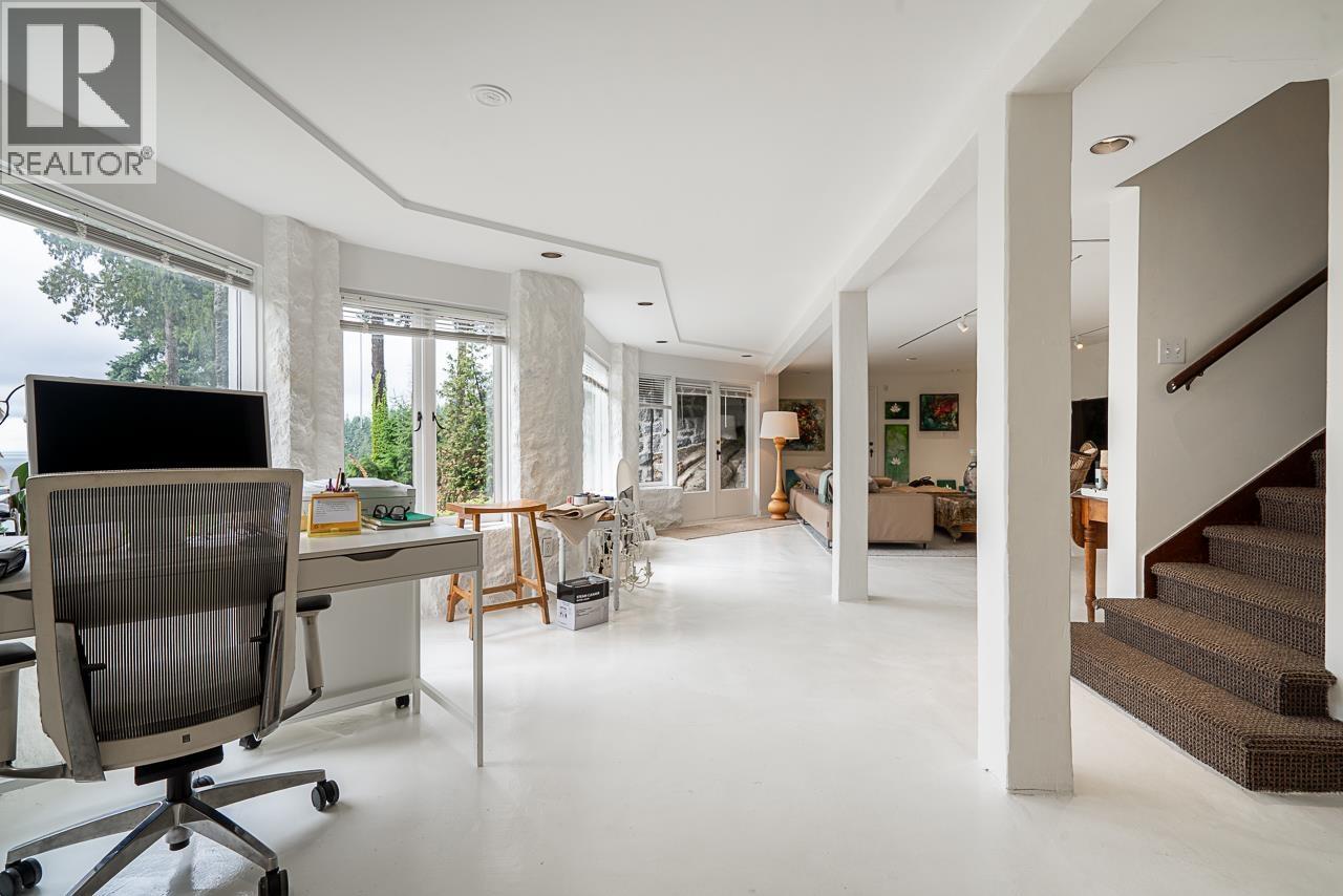 3290 MATHERS AVENUE, West Vancouver