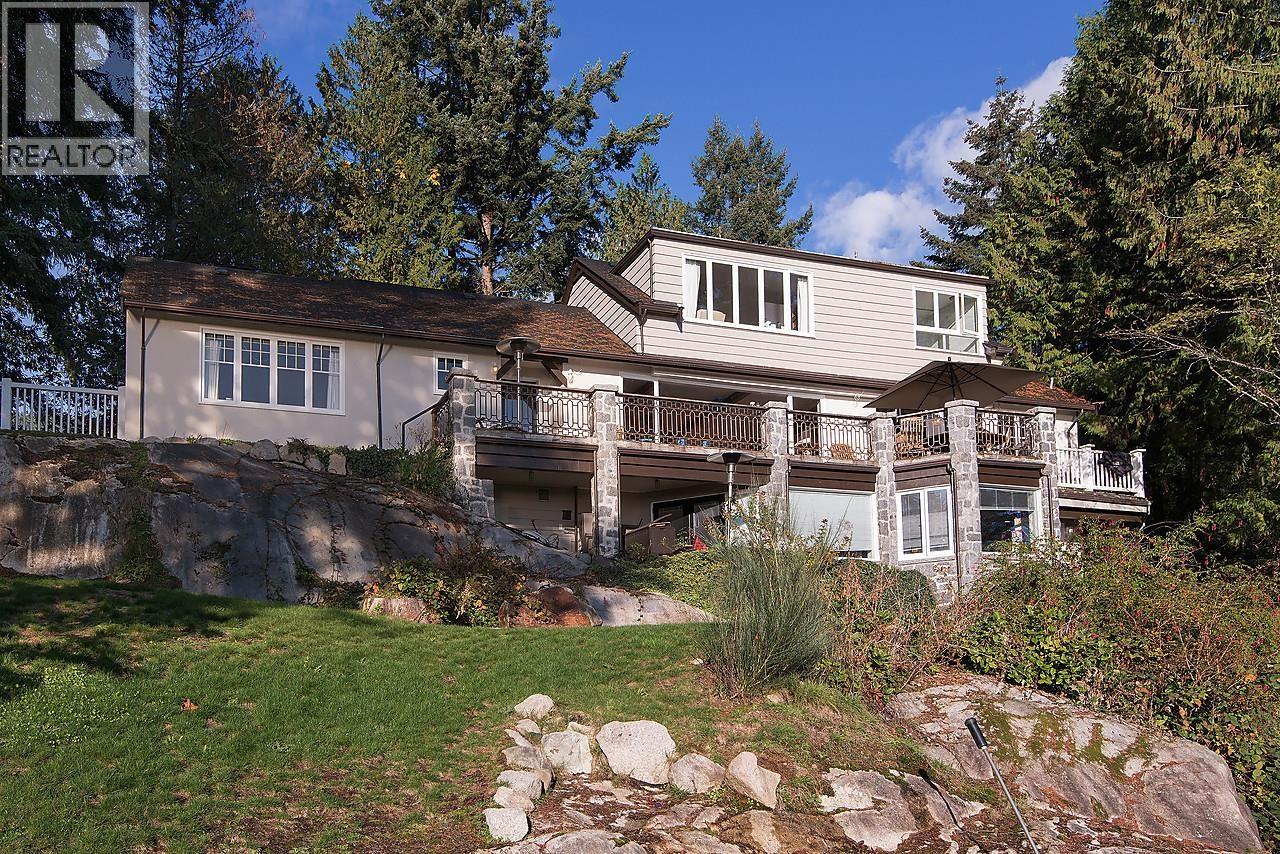 3290 MATHERS AVENUE, West Vancouver