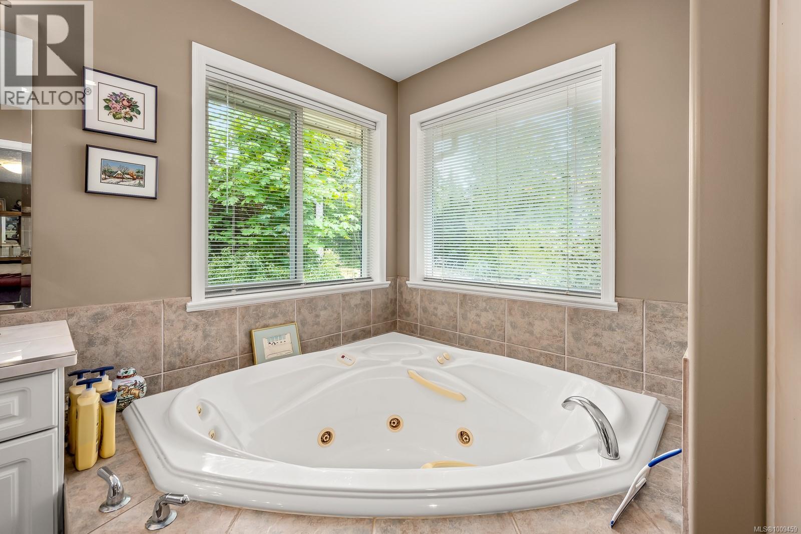 Photo 23 of 373 Bates Dr, Fanny Bay BC