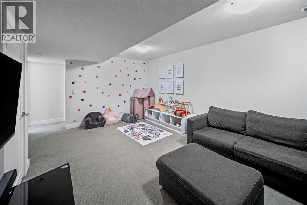 Single Family House for Sale in   Street NW Mount Pleasant Calgary 