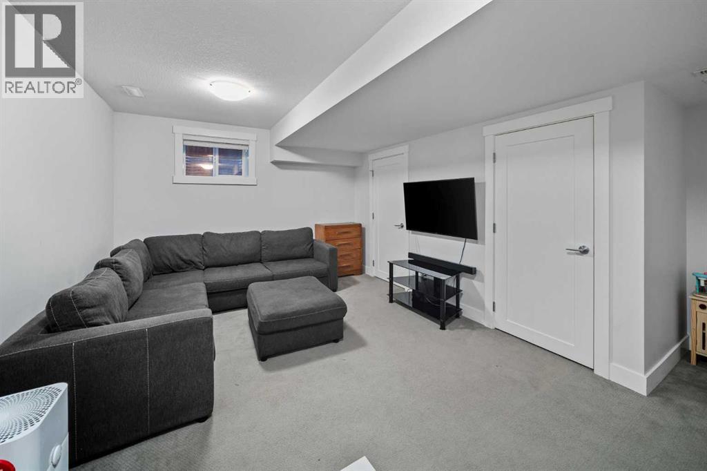 Single Family House for Sale in   Street NW Mount Pleasant Calgary 