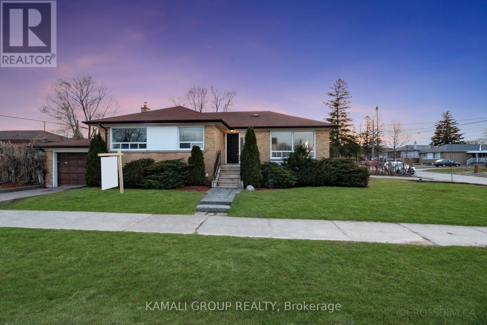 Photo 8 of Bsmt 1 169 Brighton Avenue, Toronto ON