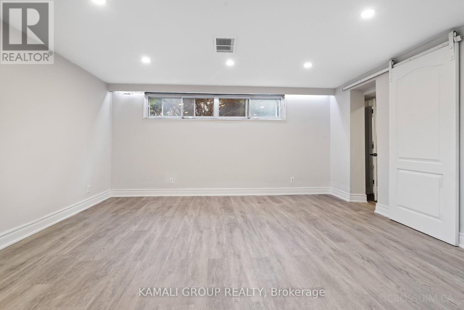 Photo 10 of Bsmt 1 169 Brighton Avenue, Toronto ON