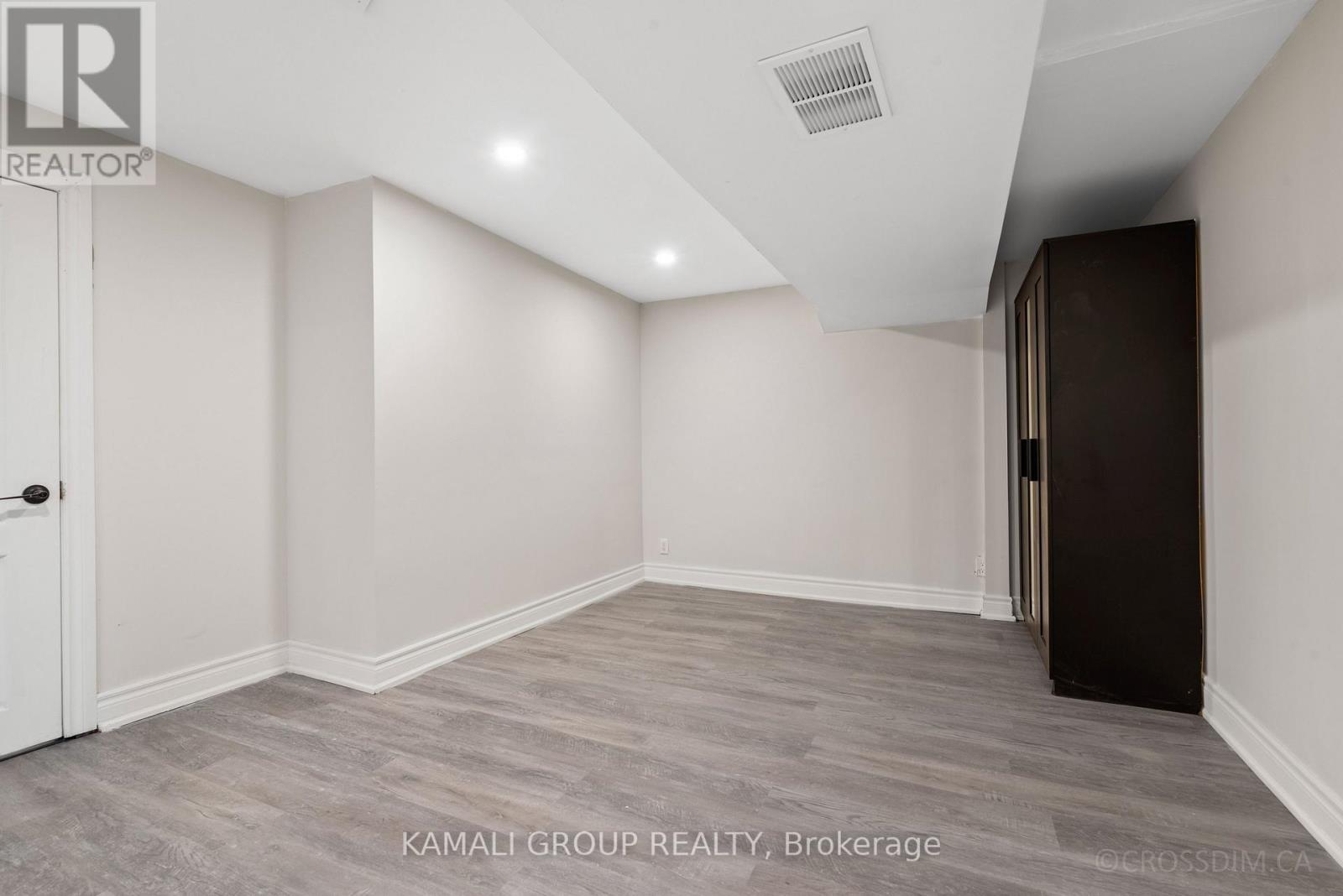 Photo 6 of Bsmt 1 169 Brighton Avenue, Toronto ON