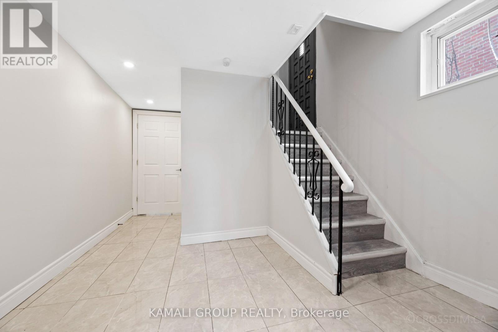 Photo 3 of Bsmt 1 169 Brighton Avenue, Toronto ON