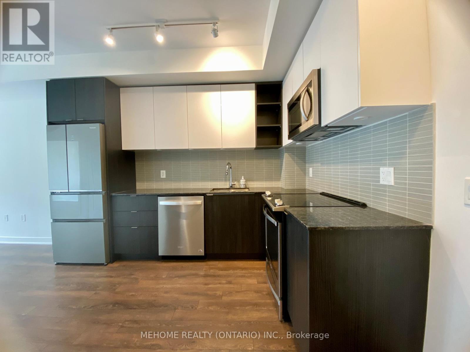 Photo 2 of 710 100 Eagle Rock Way, Vaughan ON