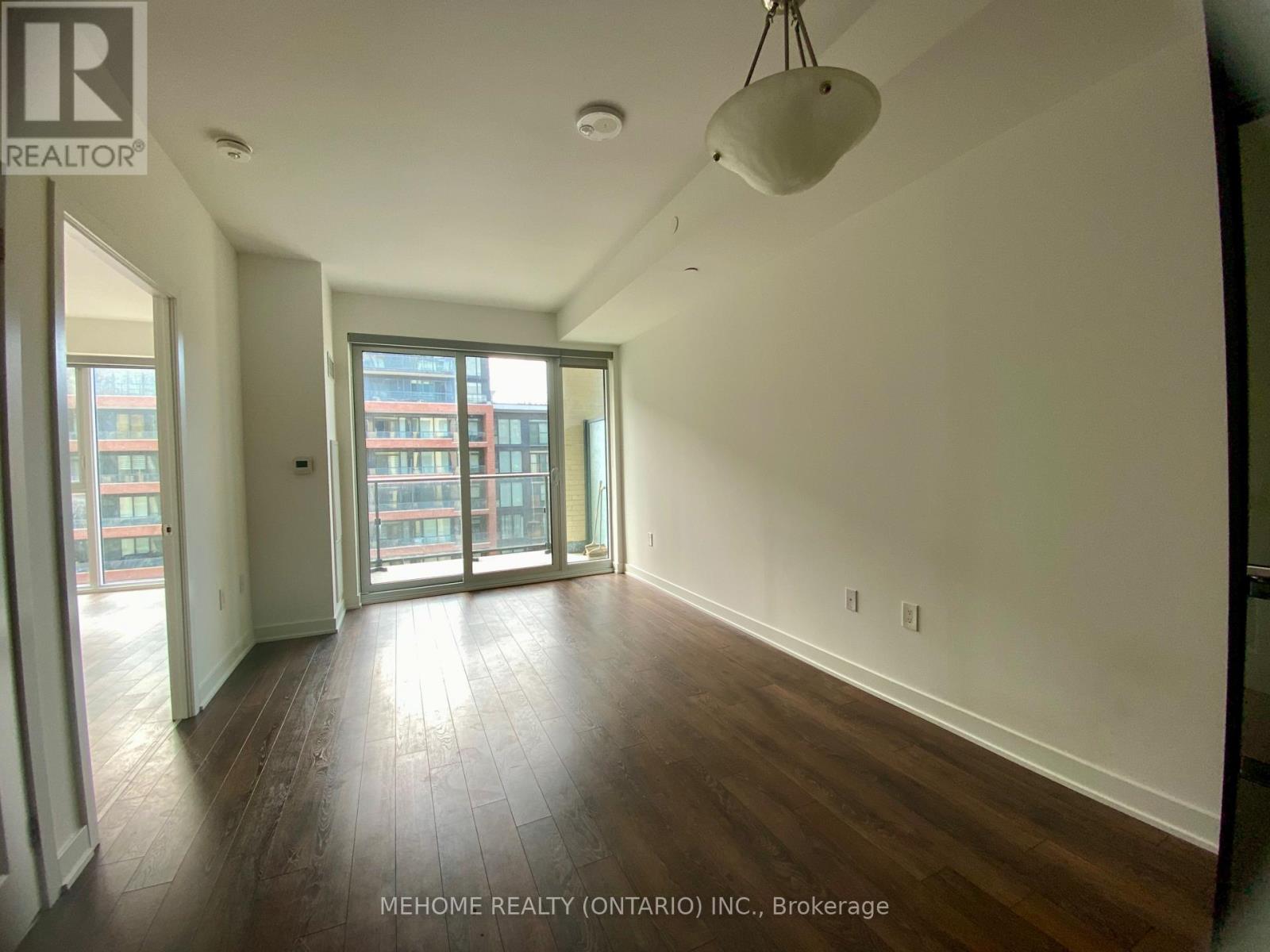 Photo 4 of 710 100 Eagle Rock Way, Vaughan ON